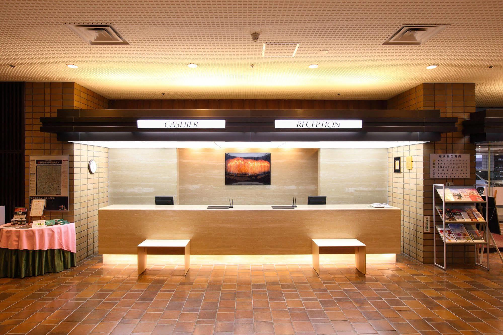 Nagaoka Grand Hotel Exterior photo